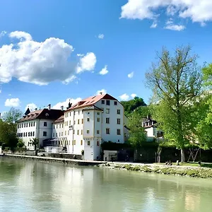 Schloss Ort Szálloda
